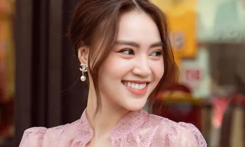 Xuất hiện ảnh Lan Ngọc thân mật với bạn trai trên máy bay sau khi đi biển ở Đà Nẵng cùng nhau