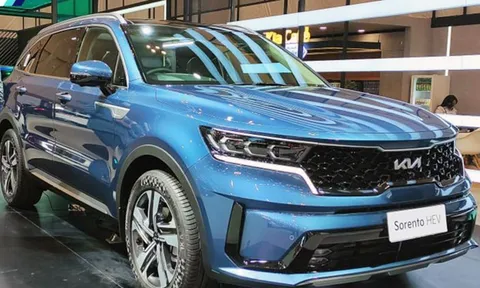 'Cơn cuồng phong SUV' lộ diện 'cuốn trôi' Toyota Fortuner, trang bị đối thủ Hyundai Santa Fe 2022