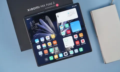 Mở hộp, trên tay Xiaomi MIX Fold 2: Smartphone màn gập mỏng nhất thế giới đe nẹt Galaxy Z Fold4
