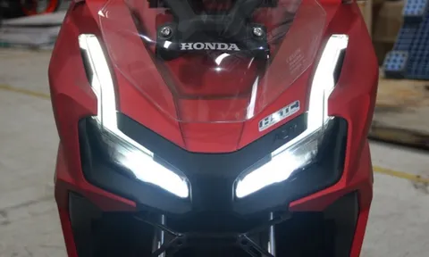 Khách Việt mê mẩn mẫu Honda ADV 160 giá 56 triệu mới về đại lý, diện mạo thực tế đẹp hơn cả Honda SH