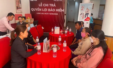 KHÁCH HÀNG MUA BẢO HIỂM QUA NGÂN HÀNG ĐƯỢC PRUDENTIAL CHI TRẢ GẦN 1,9 TỈ ĐỒNG QUYỀN LỢI BẢO HIỂM