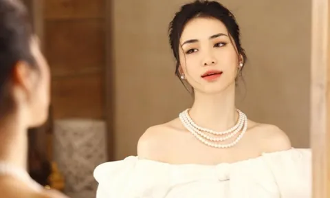 Hòa Minzy khiến khán giả ‘khóc thét’ khi đi giày như ‘cà kheo’, tự đứng bằng 1 chân gây ‘choáng’