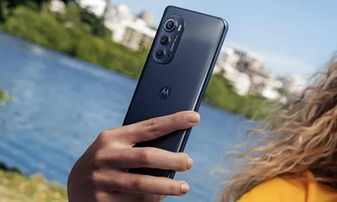 Motorola Edge 2022 ra mắt để soán ngôi ‘vua tầm trung’ từ tay Samsung Galaxy A53, có làm nên chuyện?