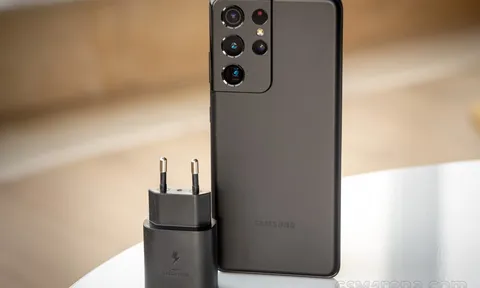 Giá Galaxy S21 Ultra tháng 8/2022: Giảm sâu cả chục triệu ngang ngửa iPhone 11 vạn người mê