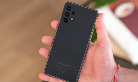 Giá Galaxy A32 tháng 8/2022 rẻ bằng 1/3 iPhone 12, bộ 4 camera ‘ngon’ bậc nhất tầm trung