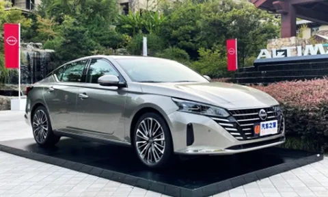 ‘Mối đe dọa’ Toyota Camry 2023 ra mắt bản mới: Thiết kế ‘hất cẳng’ Honda Accord, công nghệ bá đạo