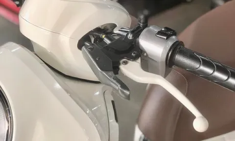 Xuất hiện mẫu xe ga Honda 'lạ mặt' tại đại lý Việt: 'Chung mâm' với Honda Vision, thiết kế nét căng