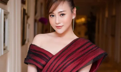 Ngoài đóng phim, Phương Oanh còn có 'nghề tay trái' nào mà có thể tậu xế sang bạc tỷ ở tuổi 33?