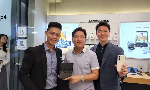 Những chiếc Galaxy Z Flod4 và Galaxy Z Flip4 đầu tiên chính thức tới tay người dùng Việt
