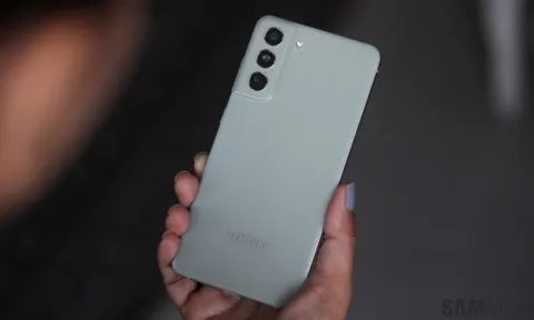 Galaxy S21 FE chốt giá cuối tháng 8/2022 'rẻ đến khó tin', gieo sầu cho iPhone 11