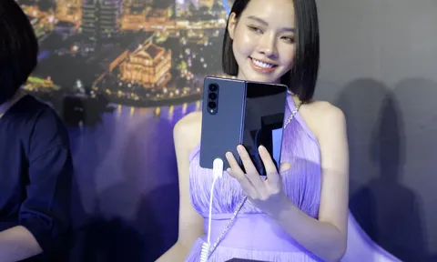 Chọn mua điện thoại gập thay vì thường: Chuẩn xu hướng, biến hoá linh hoạt, bền bỉ theo thời gian!