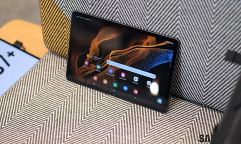 Galaxy Tab S8 là máy tính bảng đầu tiên của Samsung chạy hệ điều hành Android 12L