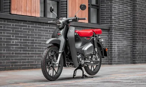 Honda Super Cub C125 bản đen nhám có giá cao không tưởng nhờ biển số ngũ quý 9