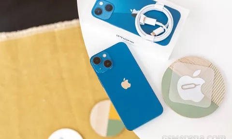 Dân tình ố á trước chiếc iPhone 13 giá rẻ như cho cuối tháng 8/2022, đè bẹp Xiaomi 12