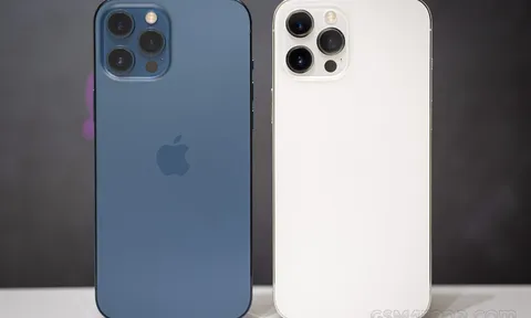 Khách Việt 'đổ ngang đổ dọc' trước iPhone 12 Pro Max rẻ hơn Samsung Galaxy S22 mới