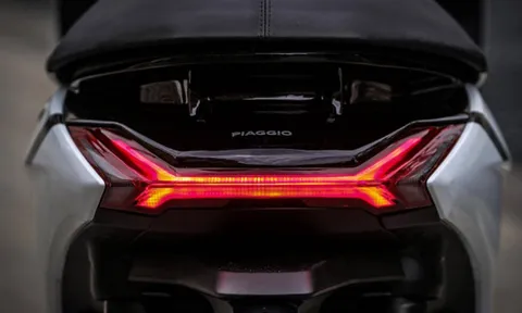 Khách Việt 'đứng ngồi không yên' trước tin 'kẻ soán ngôi' Honda Vision sắp được mở bán