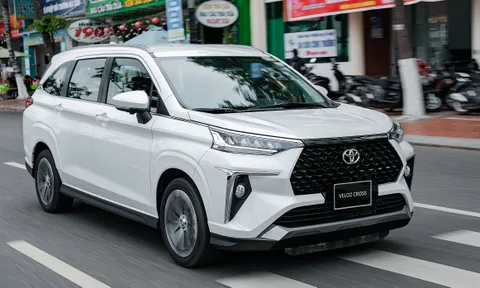 Toyota Veloz Cross sắp có bản hybrid tiết kiệm xăng, thêm cơ hội 'lật đổ' Mitsubishi Xpander