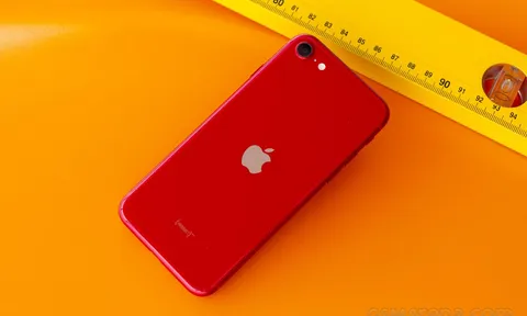Ngỡ ngàng iPhone SE 2022 mạnh như iPhone 13, giá rẻ chưa đến 10 triệu, hủy diện Galaxy A73 5G