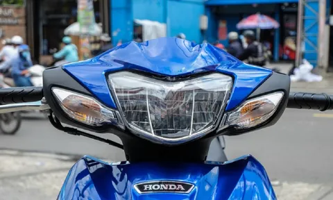 Khách Việt tranh cãi về mẫu xe giá ngang Honda SH 2022 mới về đại lý, kẻ khen người chê vì lý do này