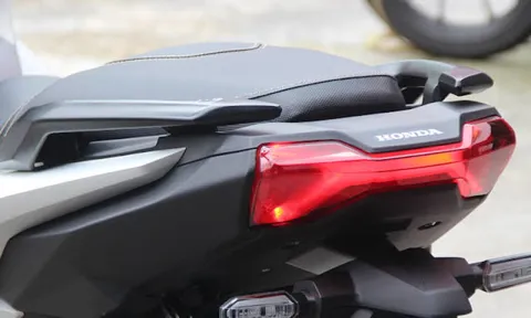 'Cực phẩm' xe ga Honda chính thức về tay khách Việt, gây bất ngờ với giá rẻ hơn Honda SH 150i
