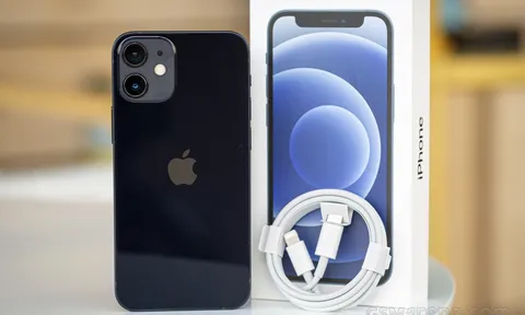 Giá iPhone 12 Mini tháng 9/2022: Rẻ bằng 1/3 iPhone 13 Pro Max, Galaxy A72 5G 'khóc một dòng sông'