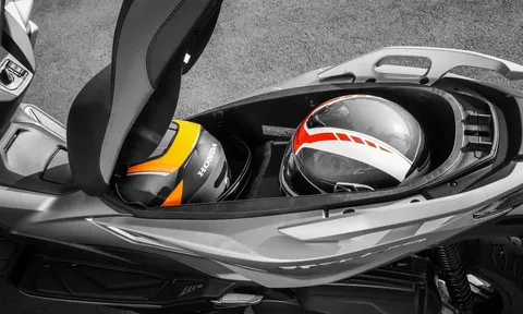 Honda trình làng mẫu xe ga dành cho dân mê phượt, 'quật ngã' Honda SH bằng sức mạnh và trang bị