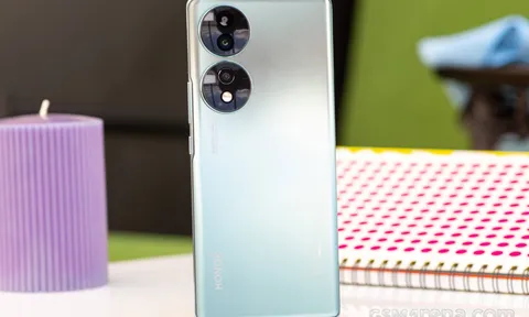 Mở hộp. trên tay Honor 70: Hào quang cuối cùng của Huawei với thiết kế cao cấp ăn chặt Galaxy S22