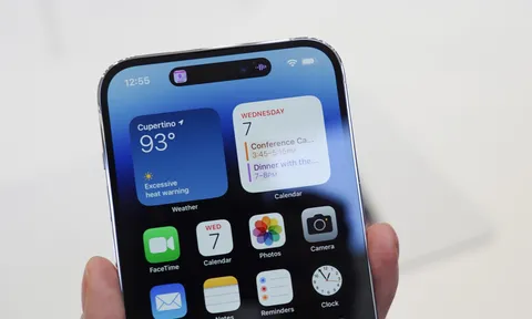 Cận cảnh iPhone 14 Pro: Thiết kế mới không 'tai thỏ', camera 48MP, giá không đổi! 