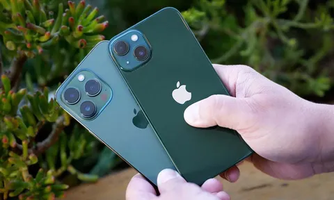 Cập nhật giá iPhone 13 mới nhất tháng 9: Giảm cả chục triệu ‘ấm lòng’ khách Việt