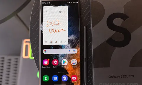 Giá Galaxy S22 Ultra tháng 9/2022 giảm kịch sàn cả chục triệu, ‘hủy diệt’ iPhone 13 Pro Max