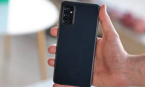 ‘Kẻ khuấy đảo’ tầm trung Galaxy M52 giảm kịch sàn, chỉ còn hơn 7 triệu ‘hạ gục’ Redmi Note 11 Pro 5G