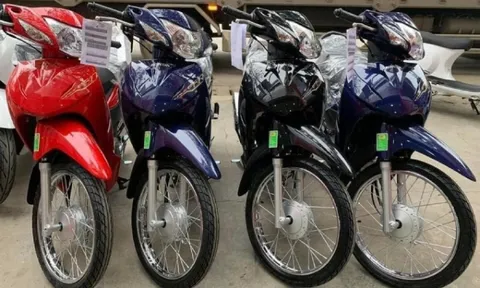 Tin xe trưa 17/9: Giá xe Honda Wave Alpha 2023 biến động không ai ngờ, Toyota Camry mới sắp ra mắt