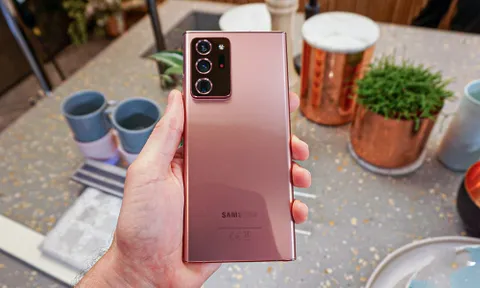 Giá Galaxy Note 20 Ultra 5G 'đại hạ giá' 14 triệu, ‘hủy diệt’ iPhone 12 khiến khách Việt ‘điêu đứng