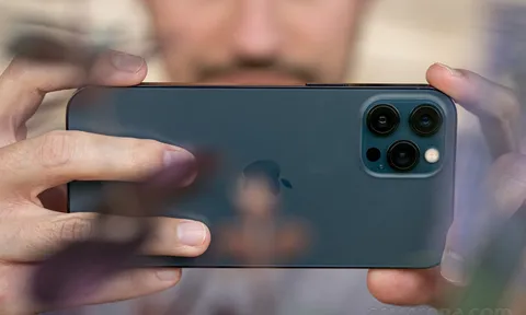 iPhone 12 Pro Max chốt giá 'rẻ như mơ' giữa tháng 9, thấp hơn iPhone 14  Pro Max 14 triệu đồng