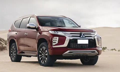 Giá xe Mitsubishi Pajero Sport lăn bánh tháng 9/2022: Ưu đãi khủng, đe doạ hất cẳng Toyota Fortuner