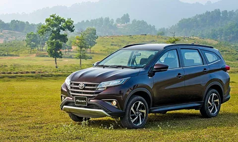 Giá xe Toyota Rush lăn bánh tháng 9/2022: Hút khách bằng ưu đãi, thách thức Suzuki XL7