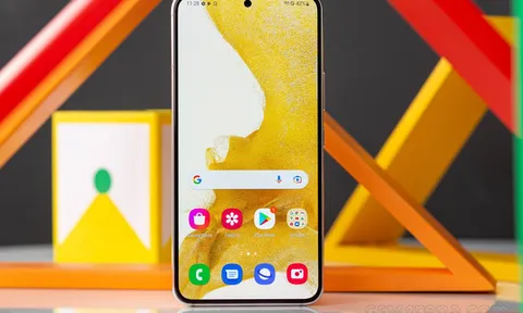 Giá Galaxy S22 cuối tháng 9 chỉ từ 15,5 triệu, rẻ hơn Galaxy S22 Ultra cả chục triệu có đáng mua?