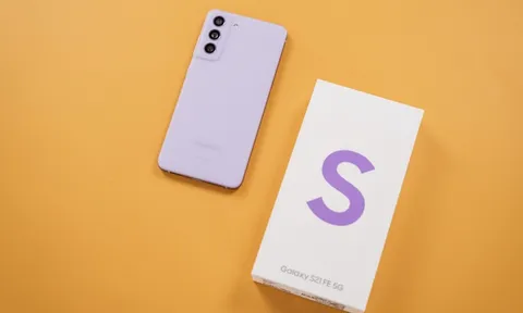 Galaxy S21 FE giảm cháy phố sát dòng tầm trung A73 5G đe nẹt iPhone 14 bằng mức giá mềm nhũn