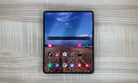Thời tới cản không kịp, rinh ngay Galaxy Z Fold 3 đình đám giảm khủng tới 15 triệu cuối tháng 9/2022
