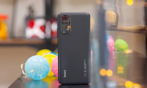 Redmi Note 11 cuối tháng 9 rẻ bằng 1/5 iPhone 13, sở hữu cụm 4 camera chất lượng vượt trội