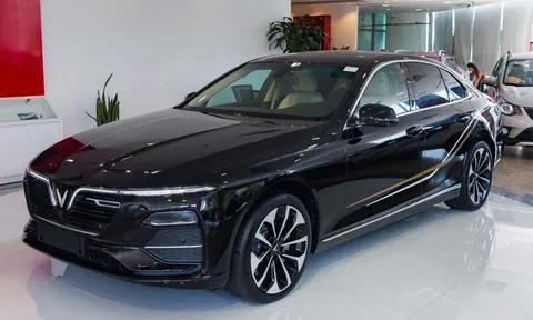 Giá lăn bánh VinFast Lux A2.0 mới nhất tháng 10/2022 kèm ưu đãi hấp dẫn: Món hời cho khách Việt
