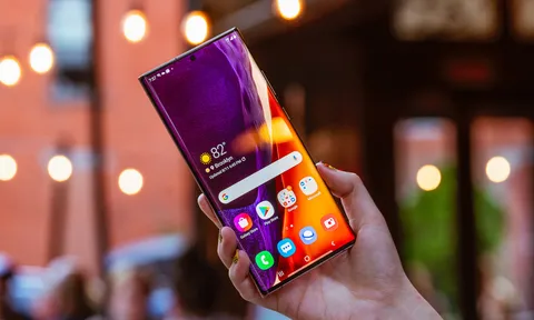 Giá Galaxy Note 20 giảm gần chục triệu, rẻ hơn iPhone 12, màn hình lớn ngang iPhone 14 Pro Max