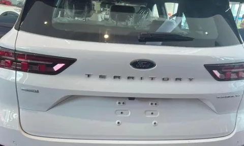 ‘Kẻ thách thức’ Mazda CX-5 được trưng bày tại đại lý, chuẩn bị hất cẳng Honda CR-V và Hyundai Tucson