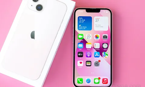 Đây là giá iPhone 13 chính hãng tốt nhất khách Việt có thể mua