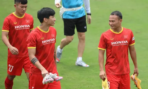 Tin nóng V.League 11/10: Hậu vệ số một ĐT Việt Nam ấn định ngày trở lại?
