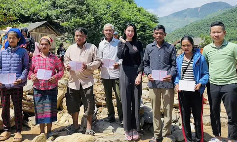 Thủy Tiên hỗ trợ xây nhà mới cho người dân ở Kỳ Sơn - Nghệ An