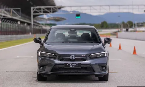 Honda Civic e:HEV 2022 bắt đầu mở đơn đặt hàng, chờ ngày về tay khách Việt