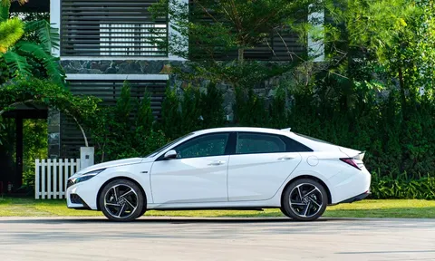 Hyundai Elantra 2023 ra mắt tại Việt Nam, đe nẹt Kia K3 với mức giá hấp dẫn