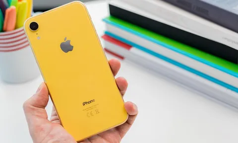 Giá iPhone XR mới nhất tháng 10, rẻ ngang Galaxy A33, bán cháy hàng
