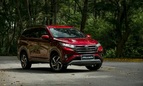 Giá lăn bánh Toyota Rush 10/2022: Thách thức Suzuki XL7